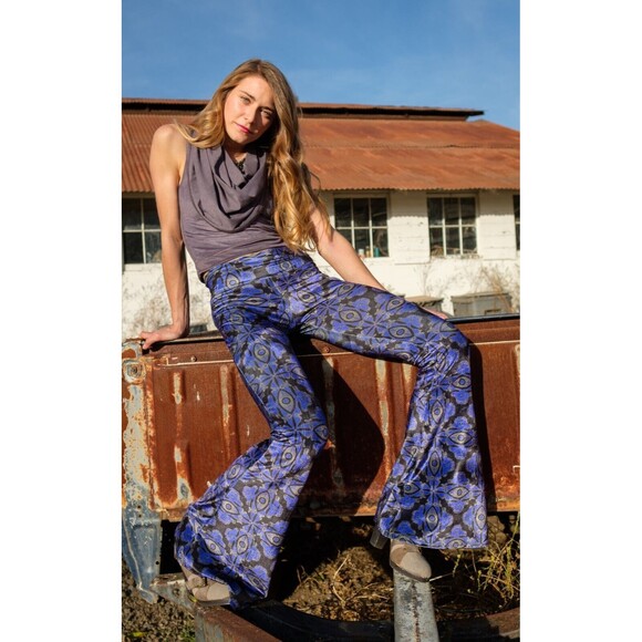 Jammin Warrior Collective Grateful Dead Velour Bell Bottoms Medium Skull Eye L - Picture 5 of 16